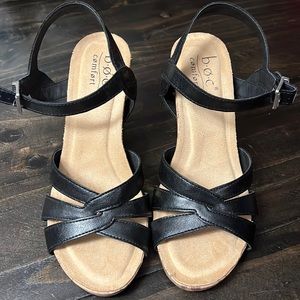 Size 8 BOC comfort wedge black strappy sandals